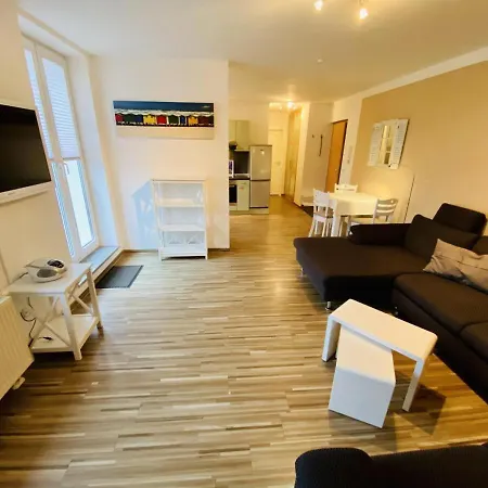 Charlotte, Direkt Am Kurpark Apartment Rostock