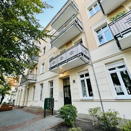 Charlotte, Direkt Am Kurpark * Rostock
